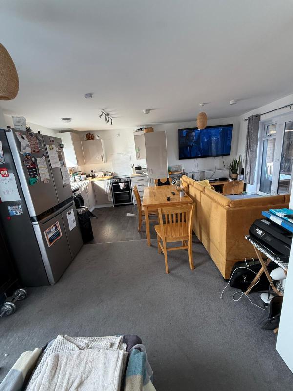 GROUND FLOOR 2 BEDROOM MAISONETTE